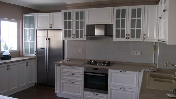 Mutfak yüzey ve depolama tasarımı